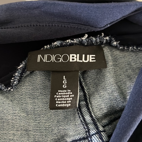 3 Pair of Maternity Jeans - Picture 8 of 11